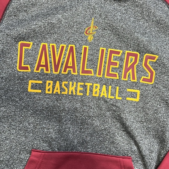 Cleveland Cavaliers Sweatshirt - Picture 2 of 3